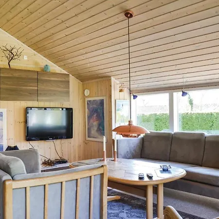 Three-bedroom Holiday In *