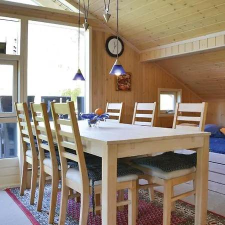 Σπίτι διακοπών Three-bedroom Holiday In Melby